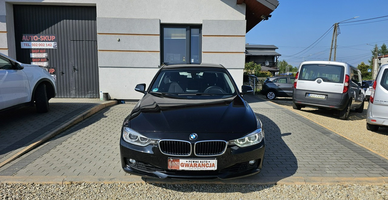 BMW SERIA 3 V (F30/F31/F34) BMW SERIA 3 BMW 330D xDrive ładny stan 4x4 sedan - Car: picture 2 BMW SERIA 3 V (F30/F31/F34) BMW SERIA 3 BMW 330D xDrive ładny stan 4x4 sedan - Car: picture 2