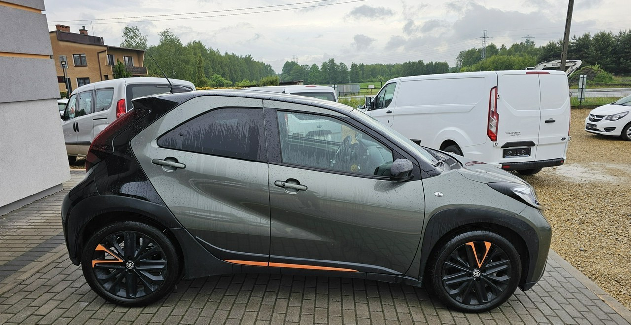Toyota Aygo II Aygo X Aygo x cross limited automat 25tyś - Car: picture 5 Toyota Aygo II Aygo X Aygo x cross limited automat 25tyś - Car: picture 5