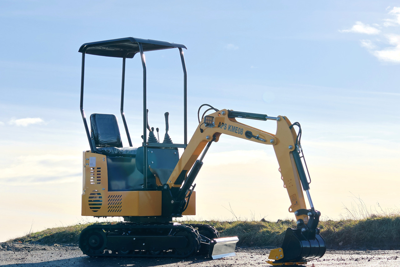 APS KME08 - Mini excavator: picture 3 APS KME08 - Mini excavator: picture 3