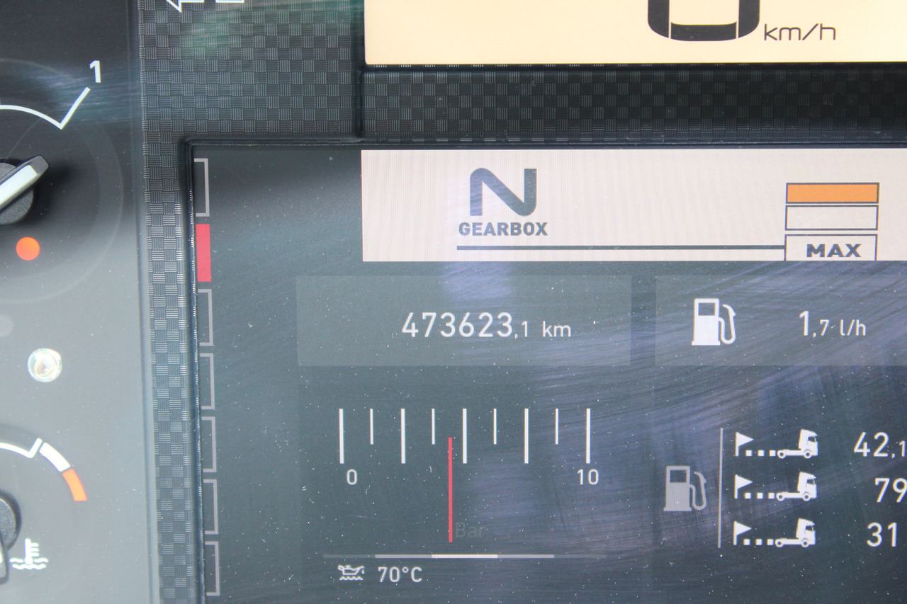 Tractor unit Renault T460: picture 14