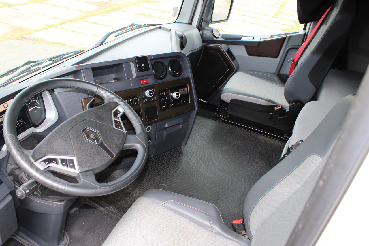 Tractor unit Renault T460: picture 7