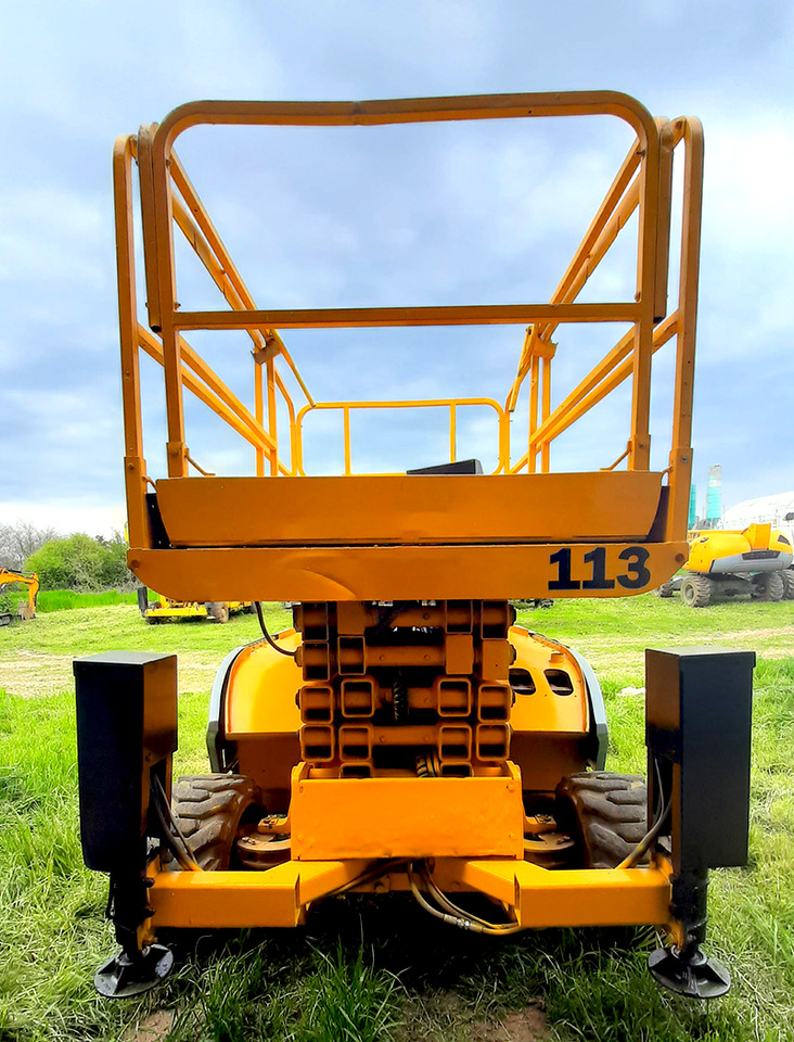 HAULOTTE Compact 12 DX - Scissor lift: picture 5 HAULOTTE Compact 12 DX - Scissor lift: picture 5