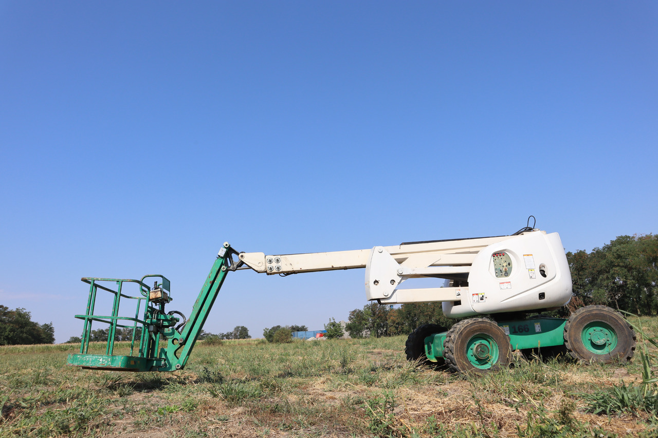 HAULOTTE HA18 PX - Articulated boom: picture 2 HAULOTTE HA18 PX - Articulated boom: picture 2