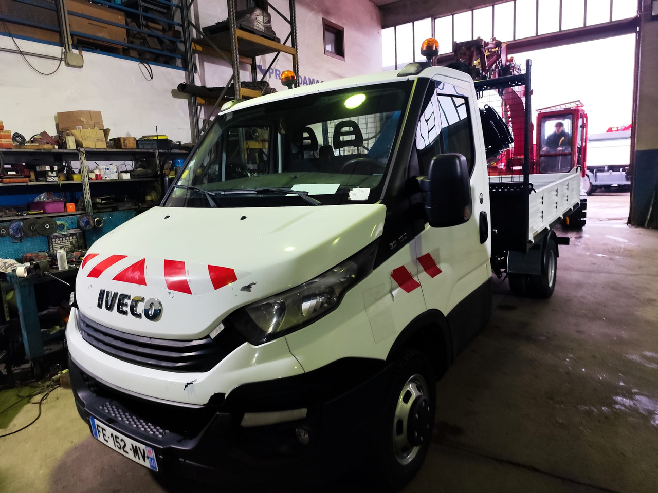 IVECO DAILY 35-150 - Tipper, Crane truck: picture 1 IVECO DAILY 35-150 - Tipper, Crane truck: picture 1