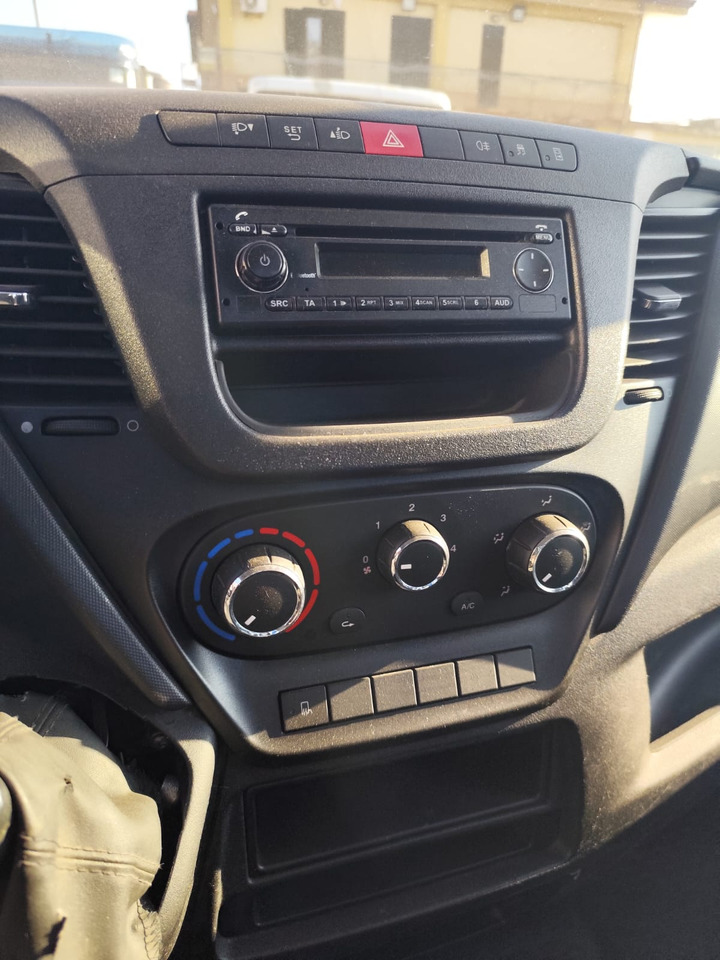 IVECO DAILY 35C15 - Crane truck, Tipper van: picture 5 IVECO DAILY 35C15 - Crane truck, Tipper van: picture 5