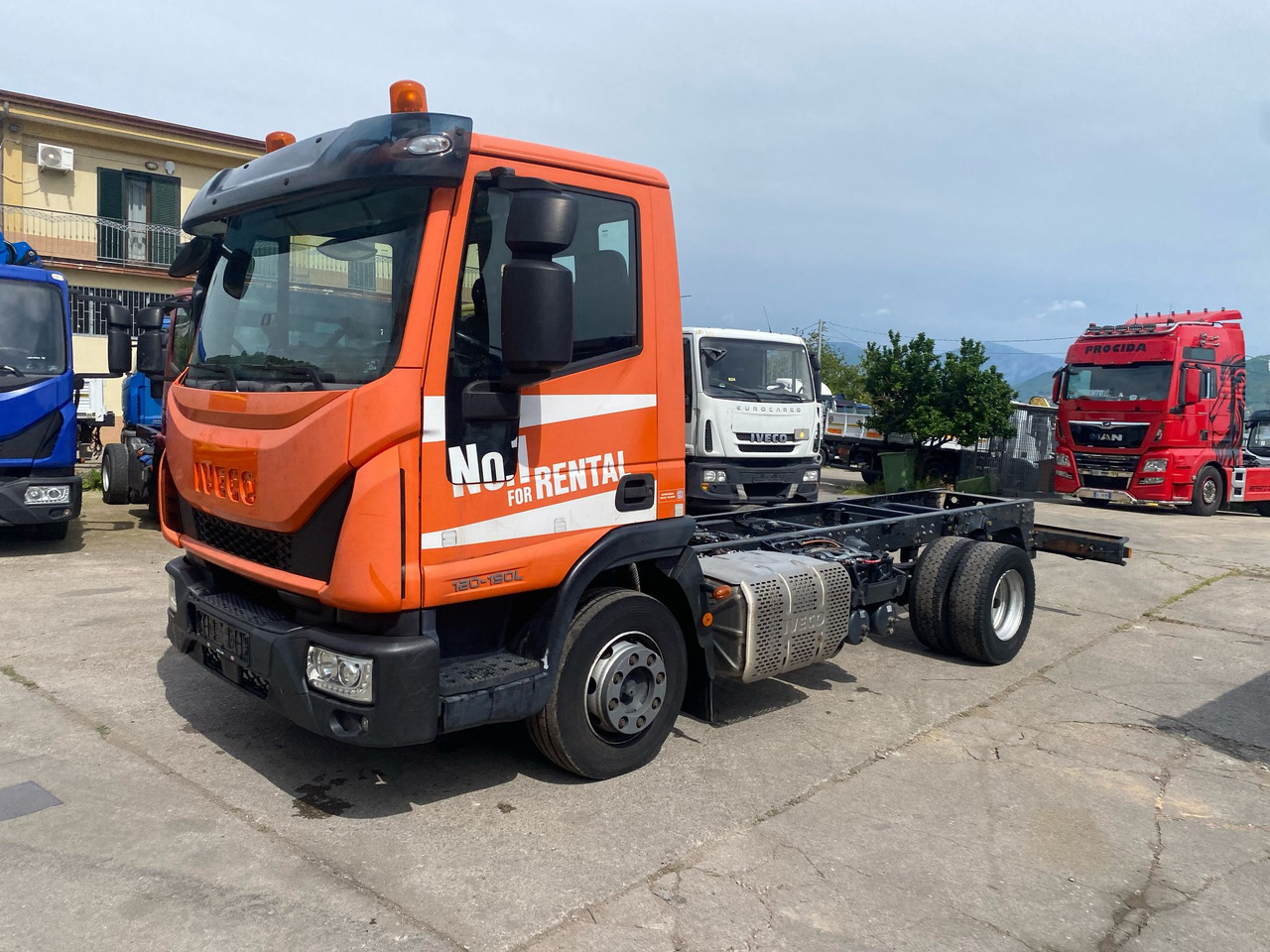 IVECO EUROCARGO 120-90L - Cab chassis truck: picture 5 IVECO EUROCARGO 120-90L - Cab chassis truck: picture 5