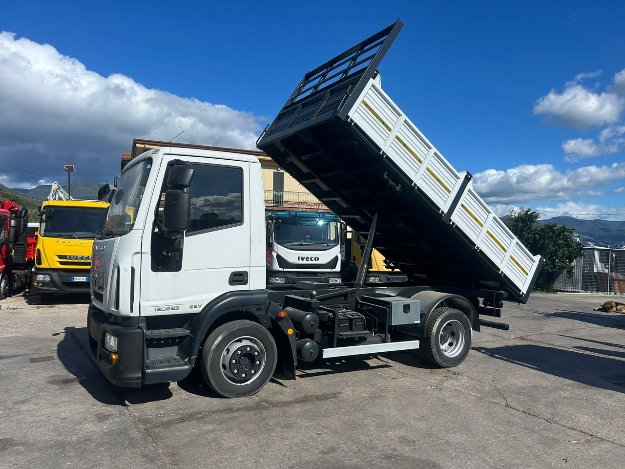 IVECO EUROCARGO 120E25 - Tipper: picture 3 IVECO EUROCARGO 120E25 - Tipper: picture 3