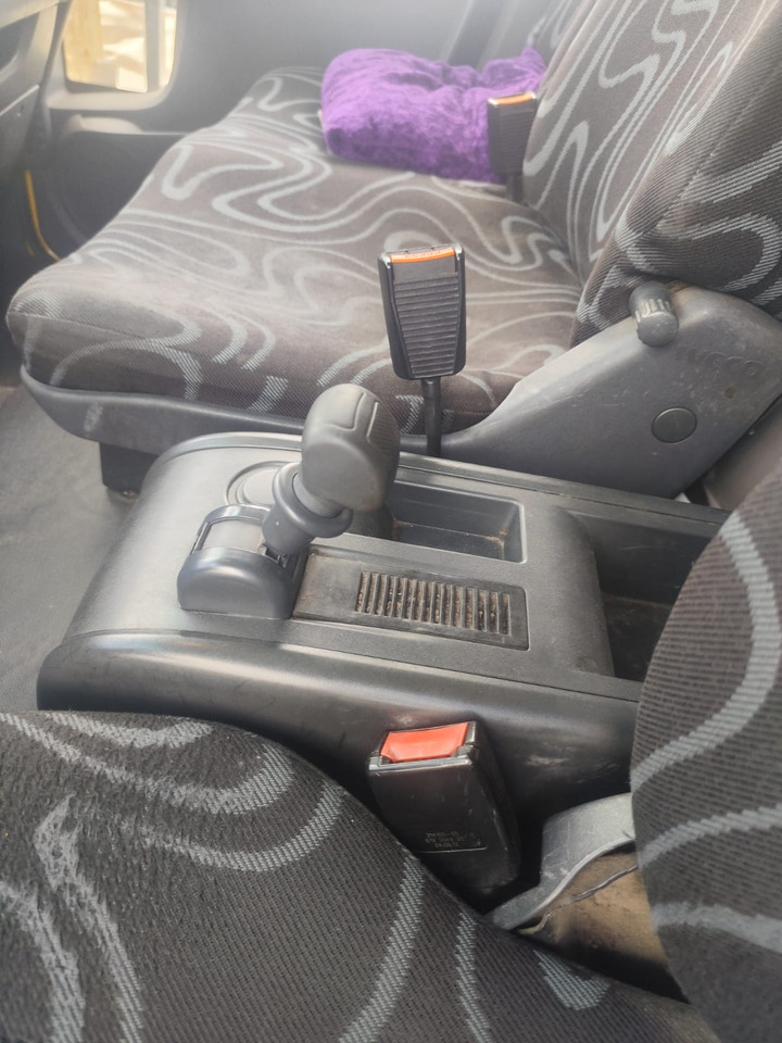 IVECO EUROCARGO 120E28P - Cab chassis truck: picture 3 IVECO EUROCARGO 120E28P - Cab chassis truck: picture 3