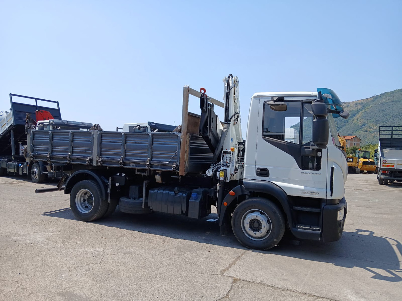 IVECO EUROCARGO 140-250 - Crane truck: picture 5 IVECO EUROCARGO 140-250 - Crane truck: picture 5
