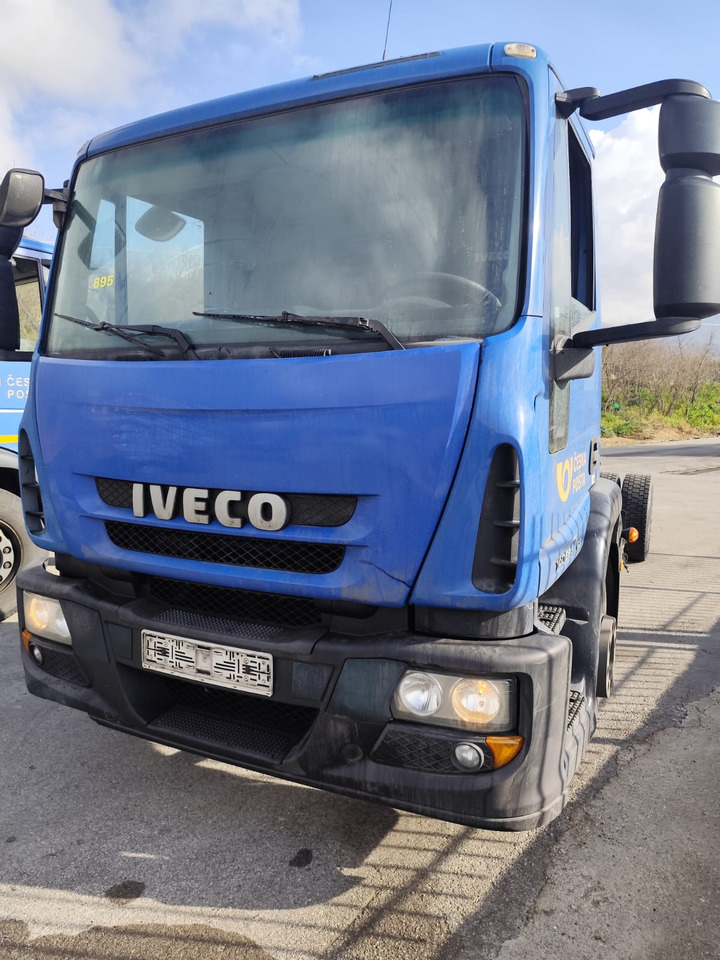 Cab chassis truck IVECO EUROCARGO 140E25: picture 8