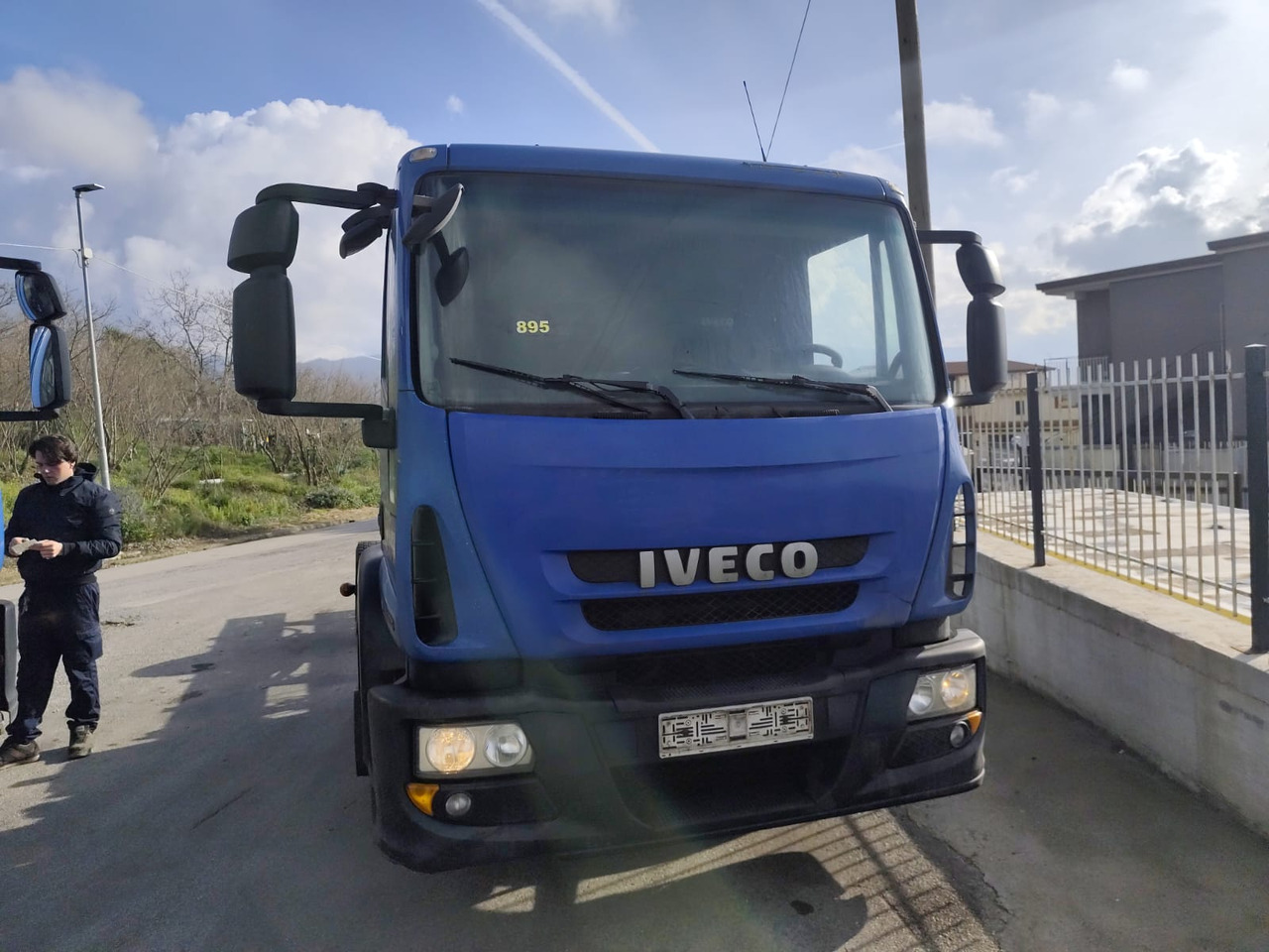 Cab chassis truck IVECO EUROCARGO 140E25: picture 13