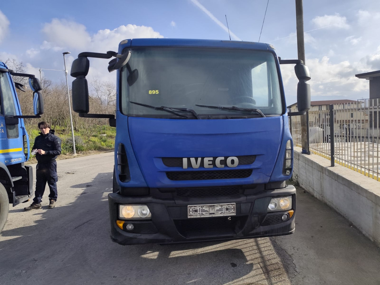 Cab chassis truck IVECO EUROCARGO 140E25: picture 12