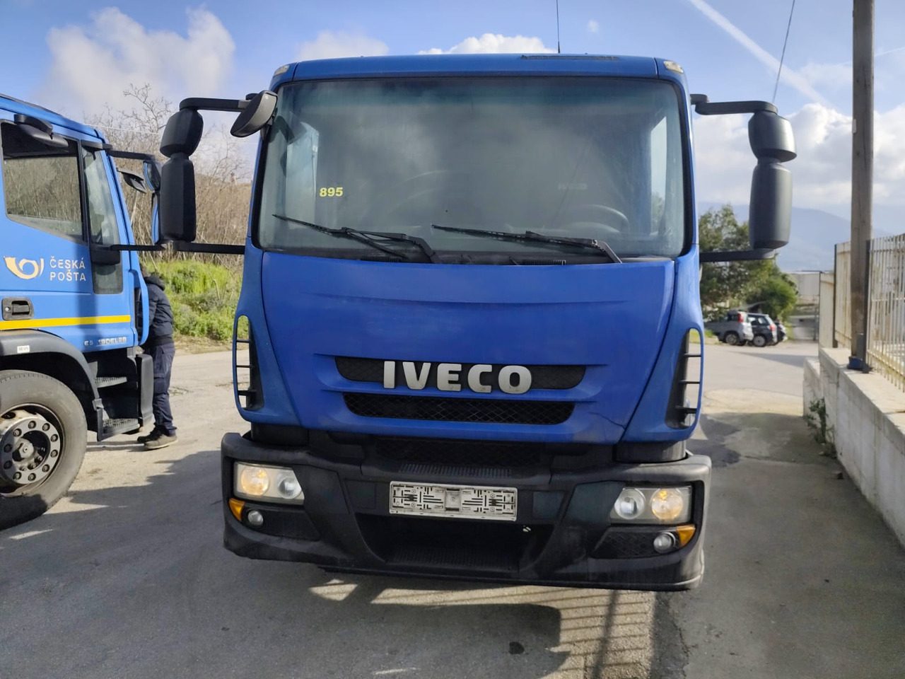 Cab chassis truck IVECO EUROCARGO 140E25: picture 11