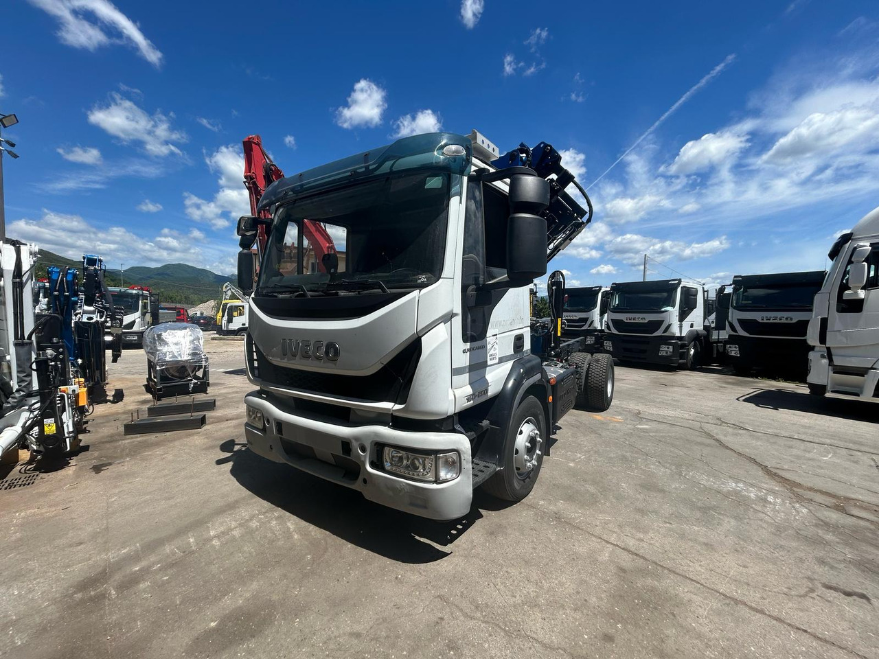 IVECO EUROCARGO 160-250 - Crane truck: picture 1 IVECO EUROCARGO 160-250 - Crane truck: picture 1