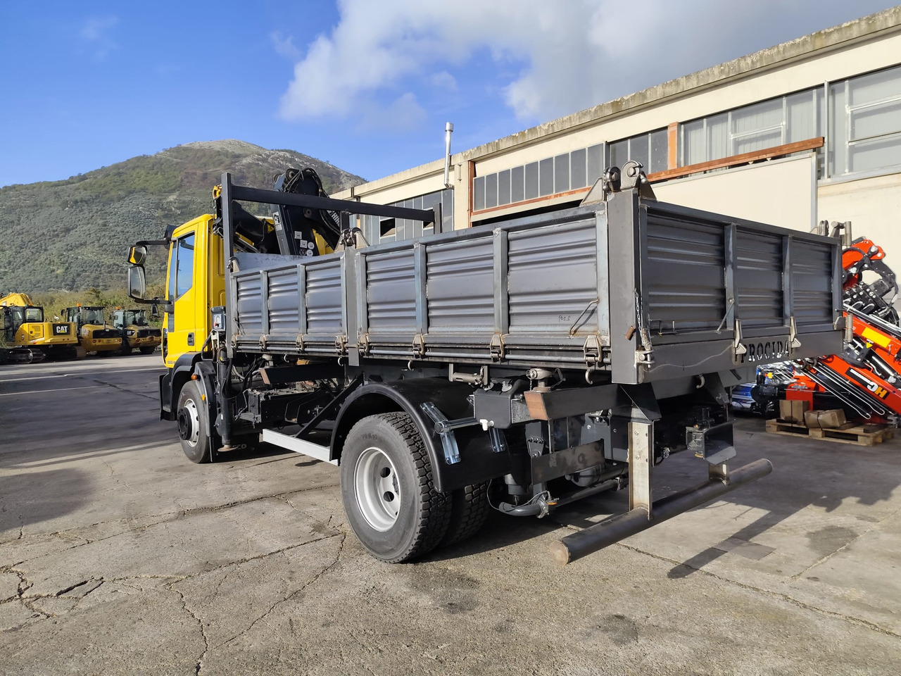 IVECO EUROCARGO 160E30 - Crane truck: picture 3 IVECO EUROCARGO 160E30 - Crane truck: picture 3