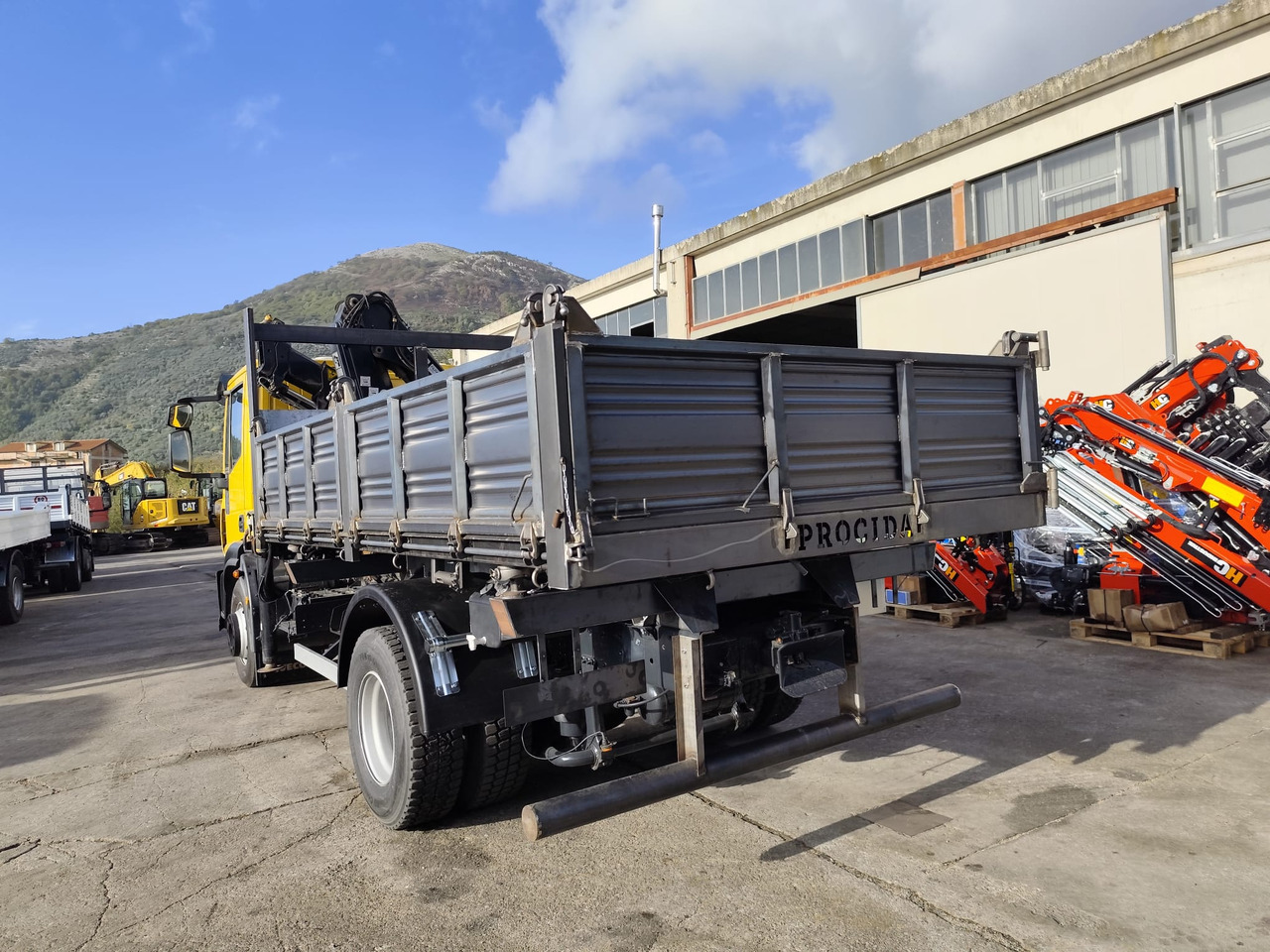 IVECO EUROCARGO 160E30 - Crane truck: picture 5 IVECO EUROCARGO 160E30 - Crane truck: picture 5