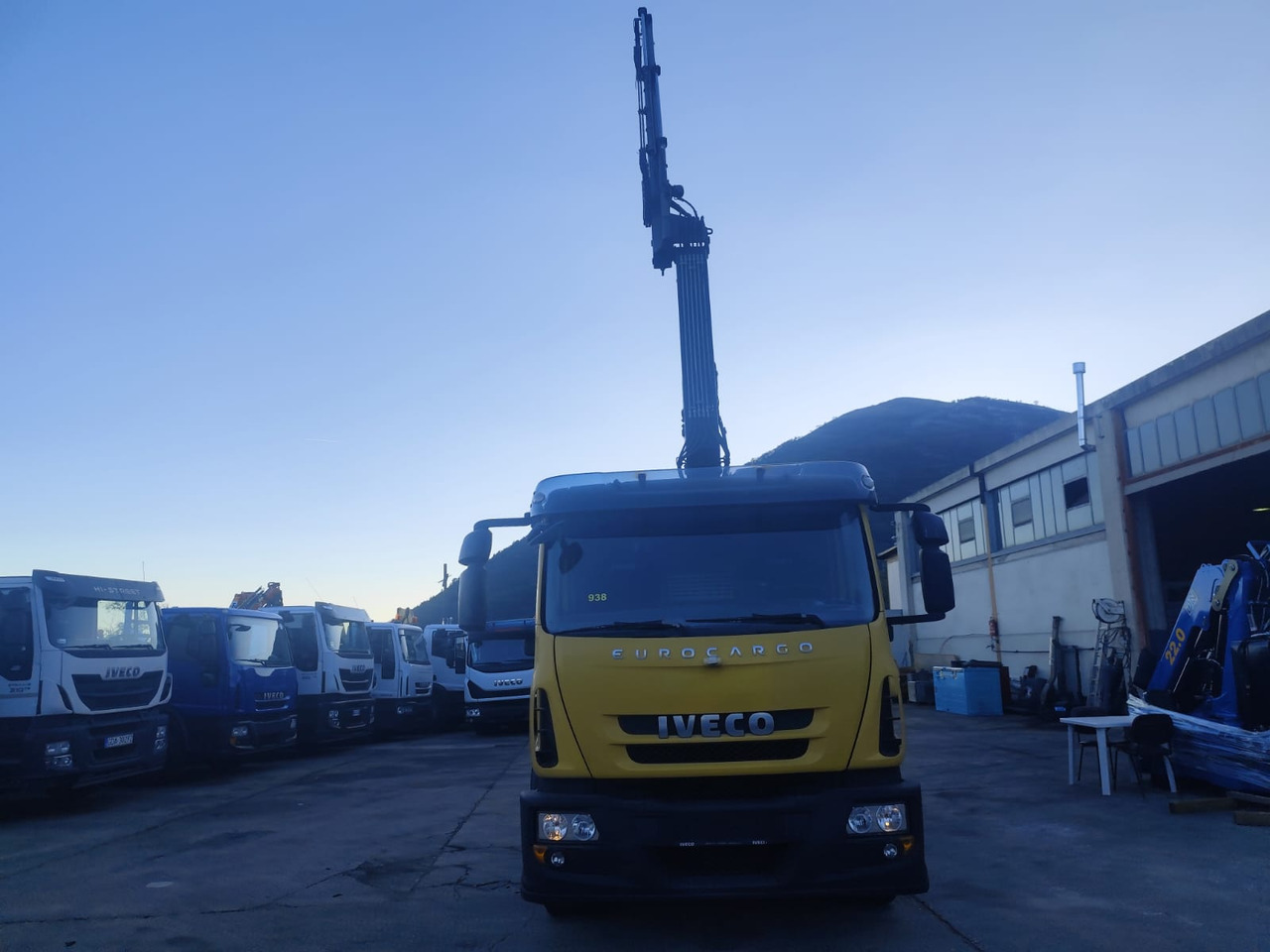 IVECO EUROCARGO 160E30 - Crane truck: picture 4 IVECO EUROCARGO 160E30 - Crane truck: picture 4