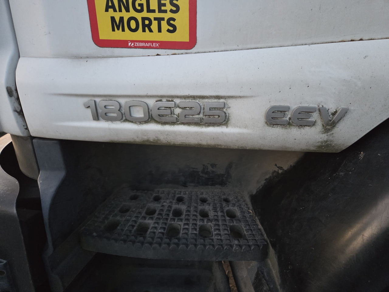 IVECO EUROCARGO 180E25 - Crane truck, Crane truck: picture 5 IVECO EUROCARGO 180E25 - Crane truck, Crane truck: picture 5