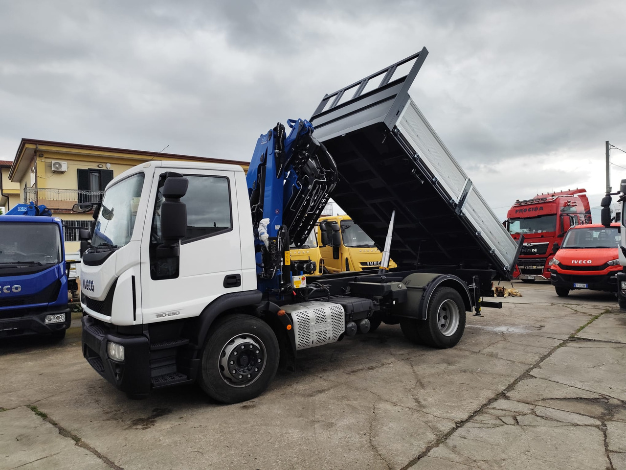 IVECO EUROCARGO 190EL25 - Crane truck: picture 1 IVECO EUROCARGO 190EL25 - Crane truck: picture 1