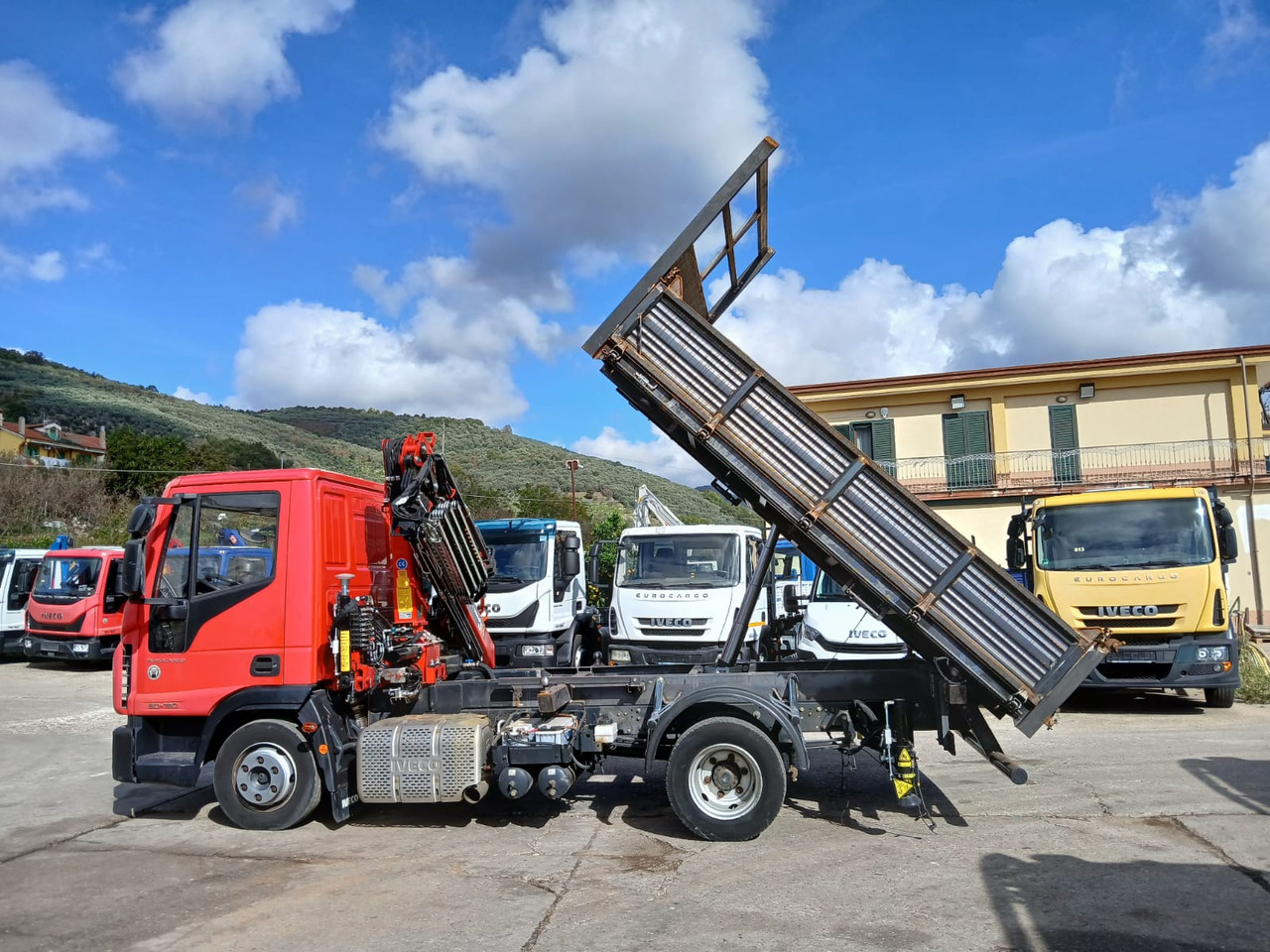 IVECO EUROCARGO 80-190 - Crane truck: picture 2 IVECO EUROCARGO 80-190 - Crane truck: picture 2