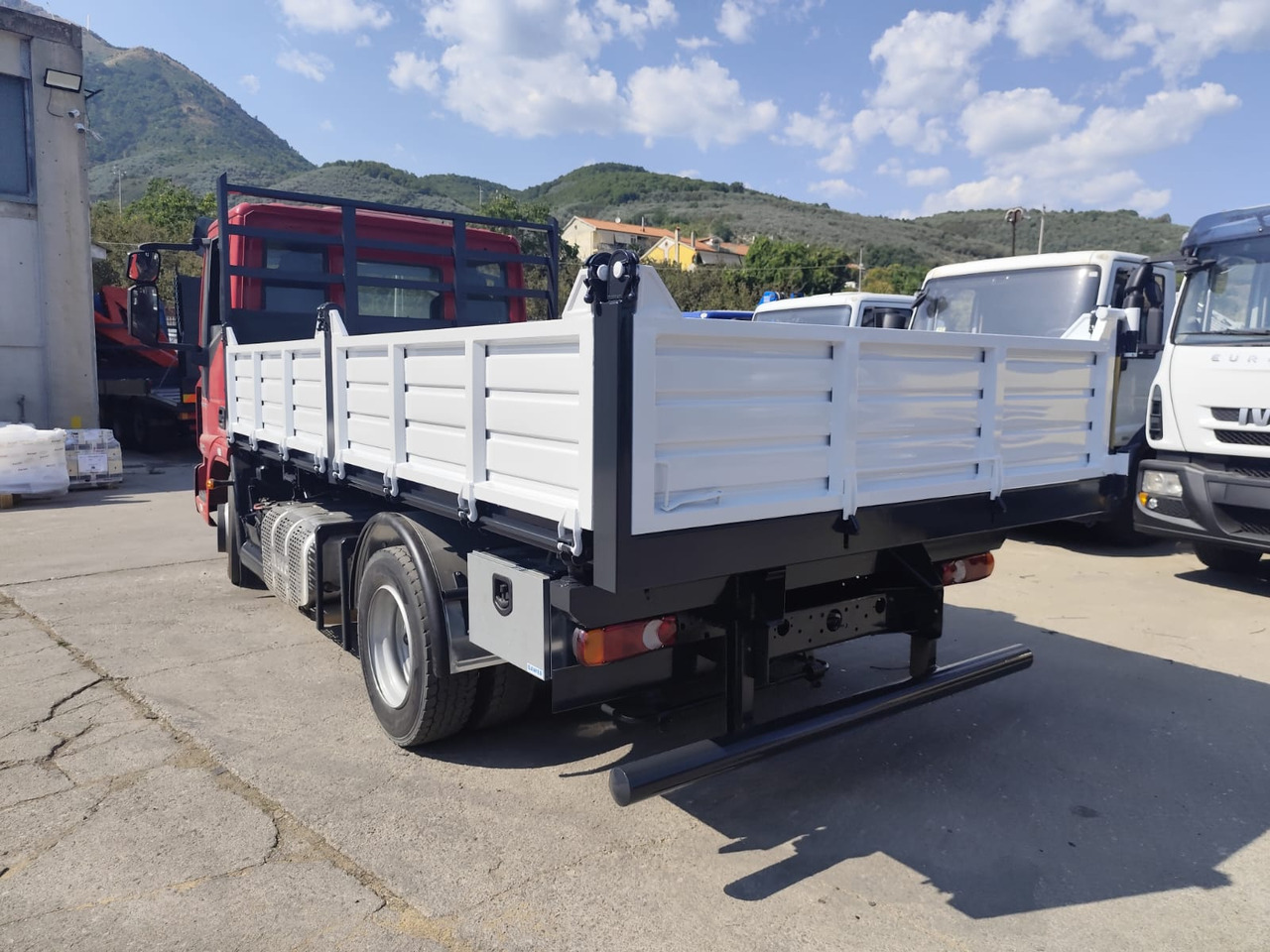 IVECO EUROCARGO 80-190 - Cab chassis truck: picture 5 IVECO EUROCARGO 80-190 - Cab chassis truck: picture 5