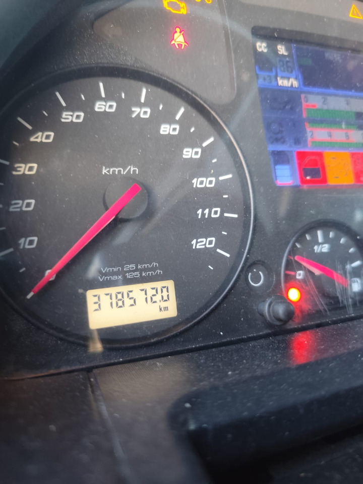 IVECO STRALIS 190S31 - Hook lift truck: picture 4 IVECO STRALIS 190S31 - Hook lift truck: picture 4