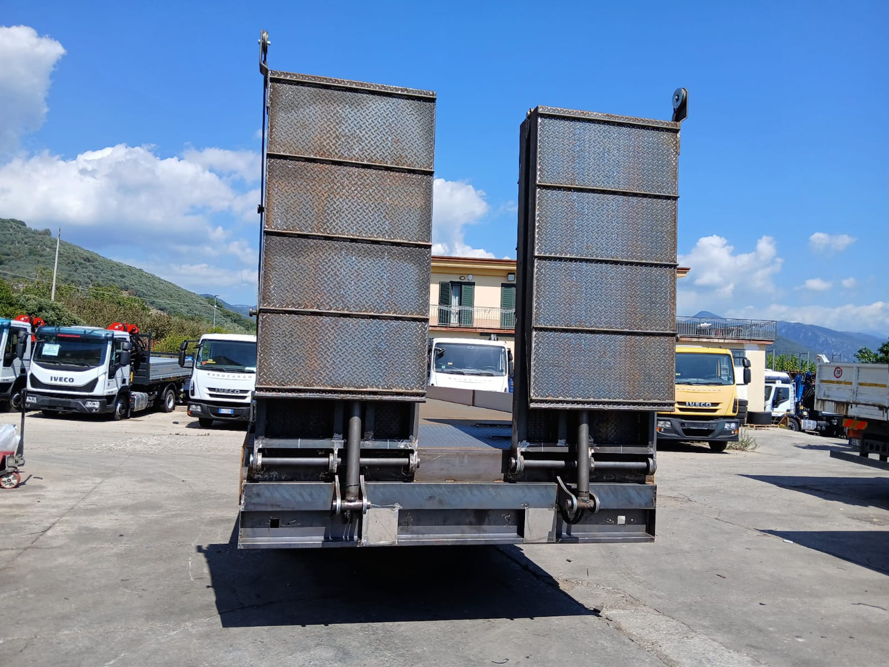Dropside/ Flatbed truck IVECO STRALIS 260S40: picture 15