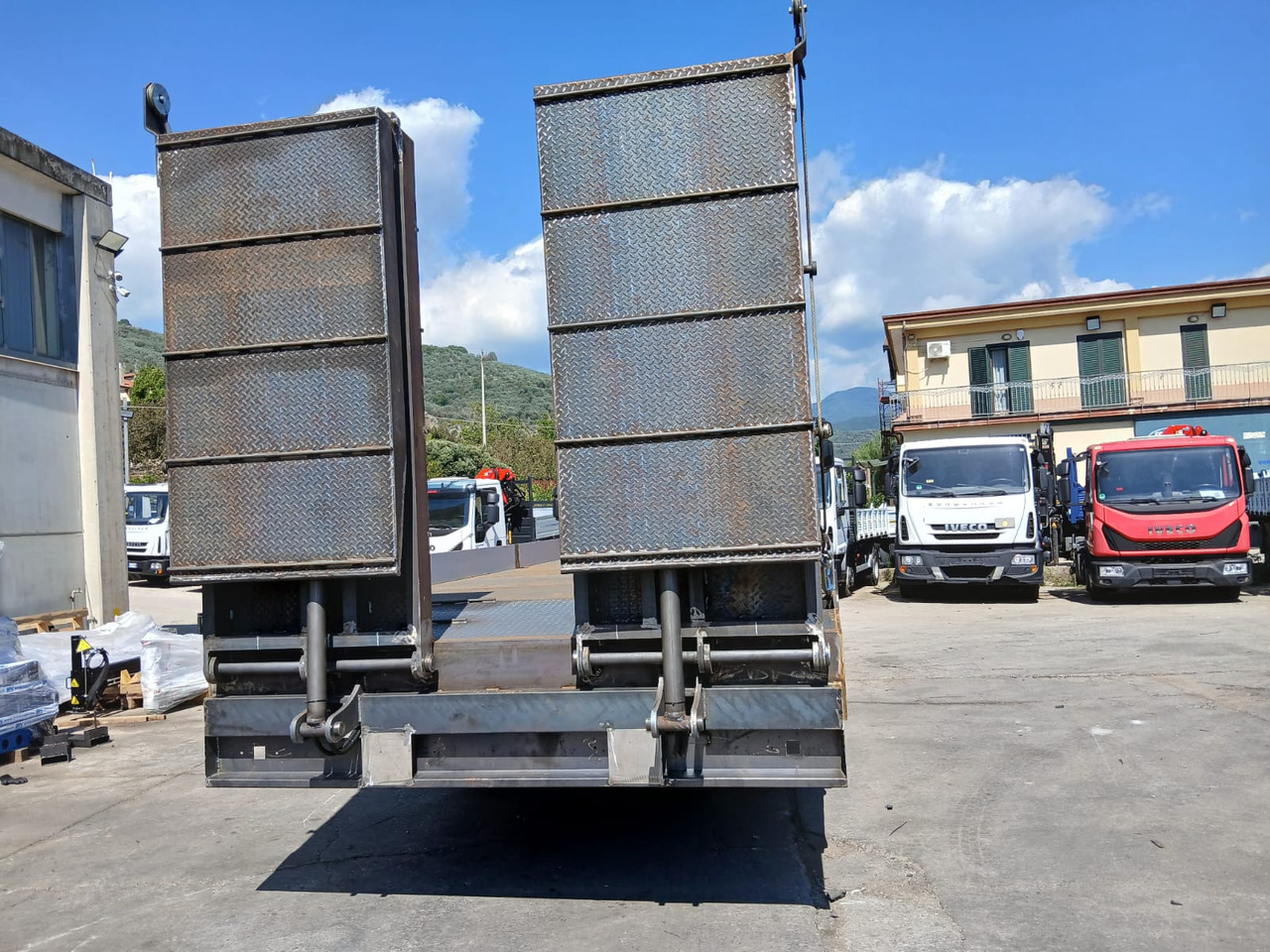 Dropside/ Flatbed truck IVECO STRALIS 260S40: picture 19