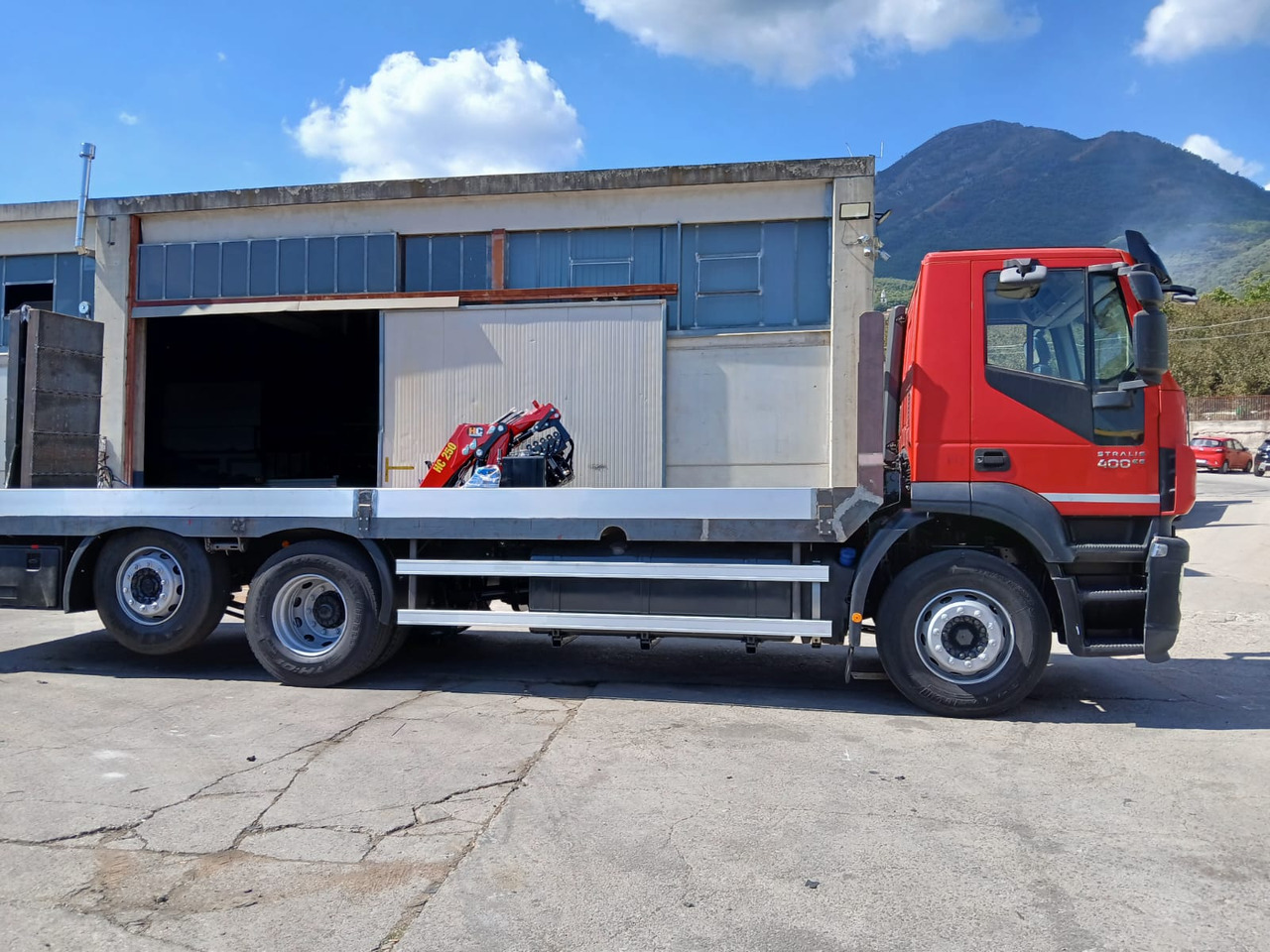 Dropside/ Flatbed truck IVECO STRALIS 260S40: picture 16