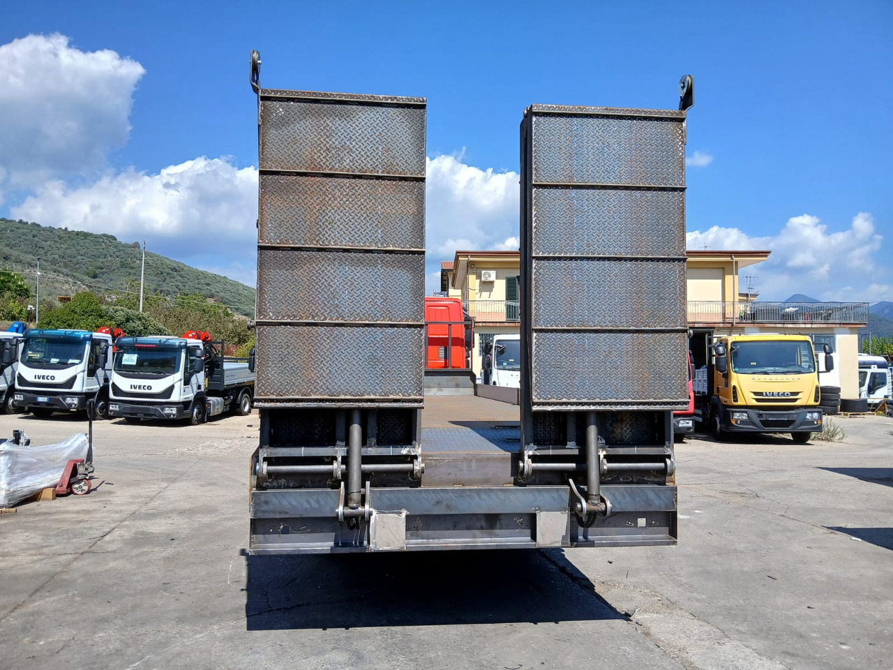 Dropside/ Flatbed truck IVECO STRALIS 260S40: picture 13