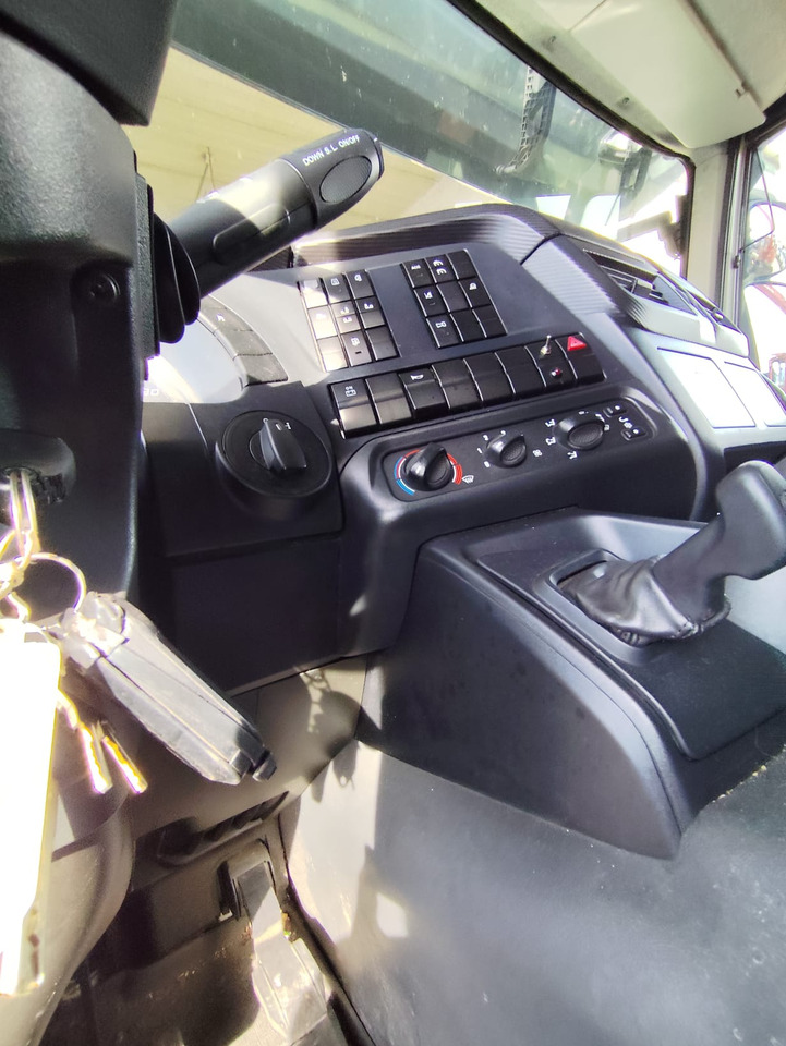 IVECO STRALIS AD 260S31 Y/P - Tipper, Crane truck: picture 4 IVECO STRALIS AD 260S31 Y/P - Tipper, Crane truck: picture 4