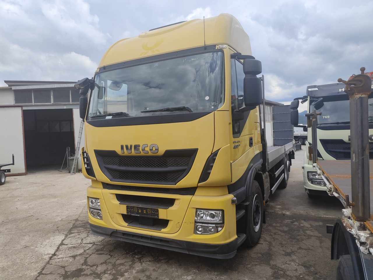 IVECO STRALIS AS 260S42 - Dropside/ Flatbed truck: picture 1 IVECO STRALIS AS 260S42 - Dropside/ Flatbed truck: picture 1