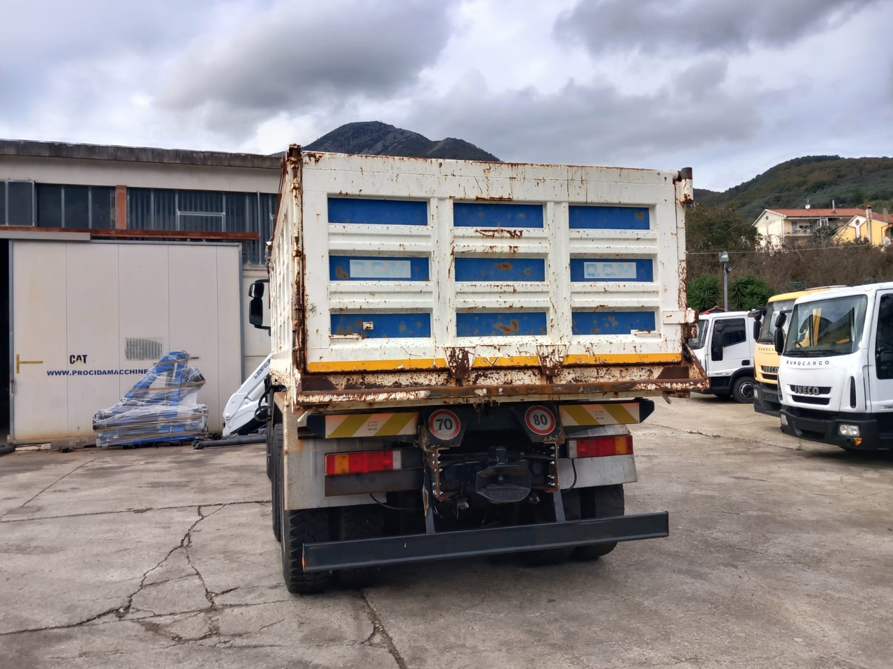 Crane truck, Tipper IVECO TRAKKER 260T36: picture 31 Crane truck, Tipper IVECO TRAKKER 260T36: picture 31