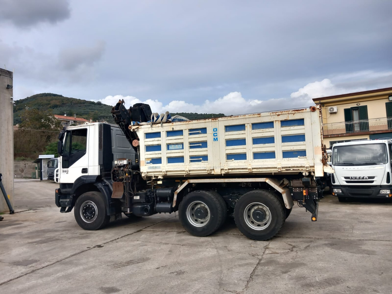 Crane truck, Tipper IVECO TRAKKER 260T36: picture 16 Crane truck, Tipper IVECO TRAKKER 260T36: picture 16