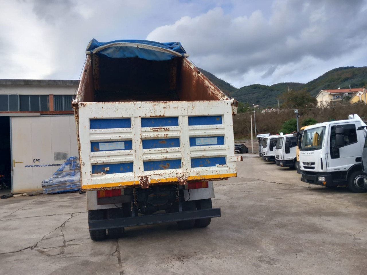 Crane truck, Tipper IVECO TRAKKER 260T36: picture 37 Crane truck, Tipper IVECO TRAKKER 260T36: picture 37