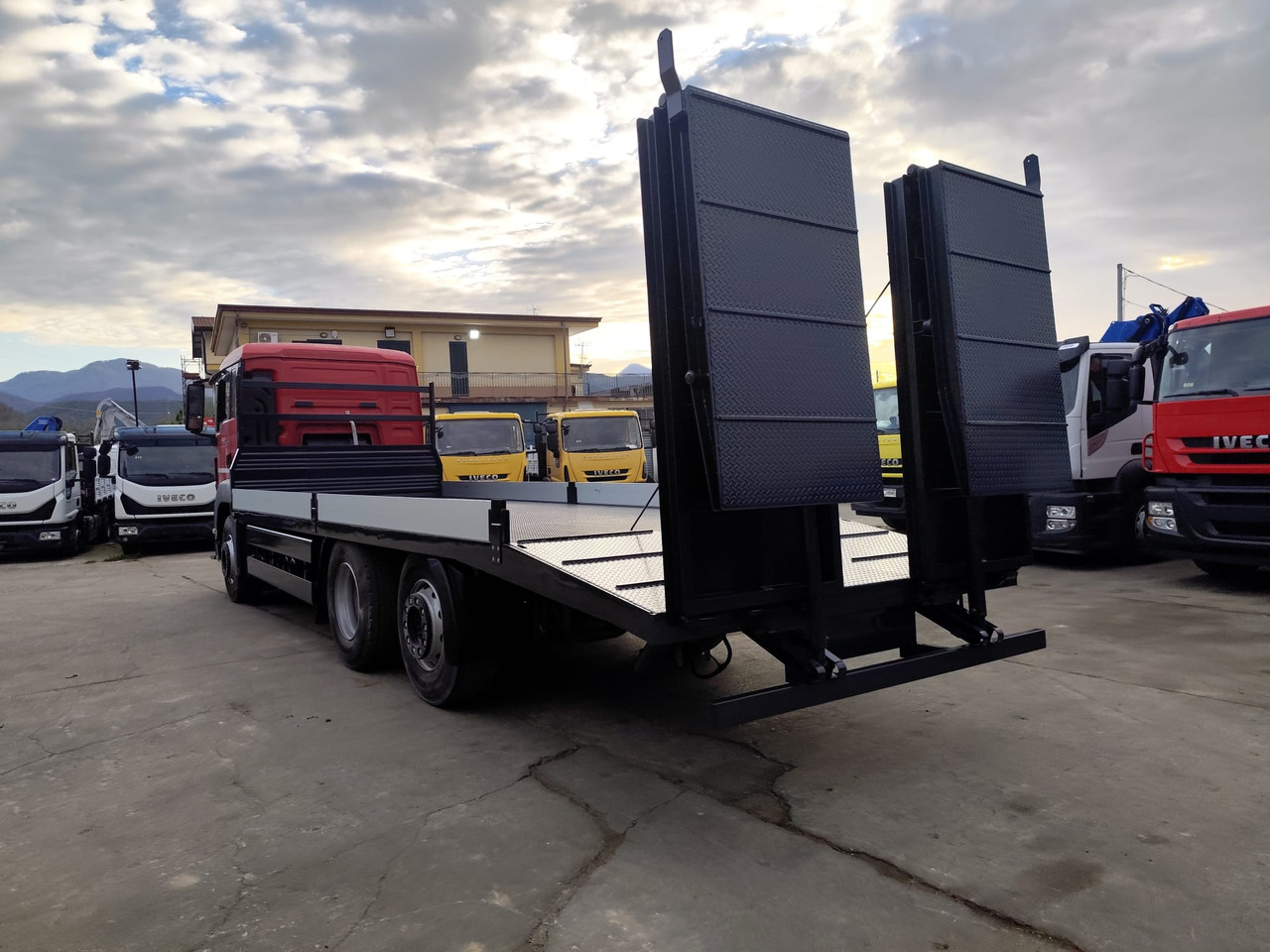 Dropside/ Flatbed truck MAN TGS 26.440: picture 15 Dropside/ Flatbed truck MAN TGS 26.440: picture 15