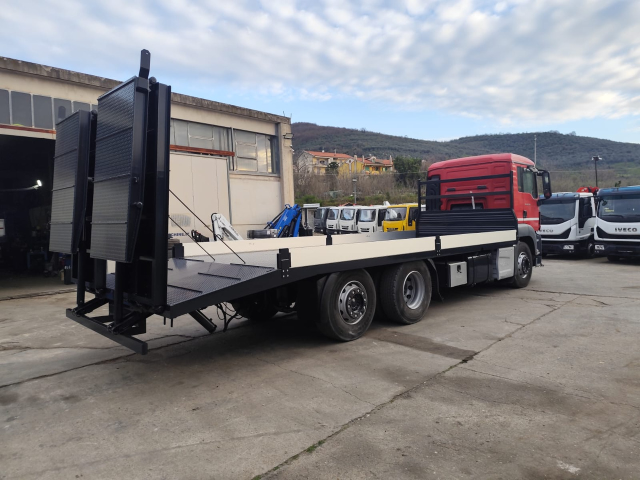 Dropside/ Flatbed truck MAN TGS 26.440: picture 22 Dropside/ Flatbed truck MAN TGS 26.440: picture 22