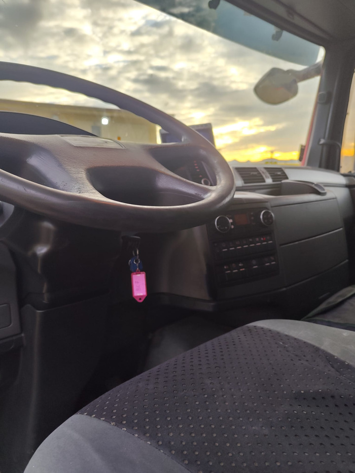 Dropside/ Flatbed truck MAN TGS 26.440: picture 6 Dropside/ Flatbed truck MAN TGS 26.440: picture 6