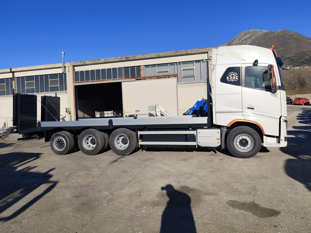 Dropside/ Flatbed truck VOLVO FH16.660: picture 17 Dropside/ Flatbed truck VOLVO FH16.660: picture 17