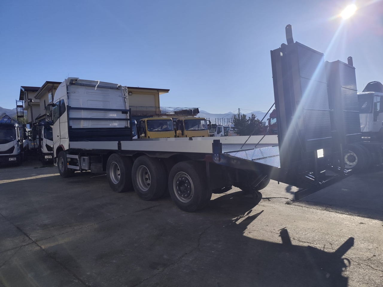 Dropside/ Flatbed truck VOLVO FH16.660: picture 22 Dropside/ Flatbed truck VOLVO FH16.660: picture 22