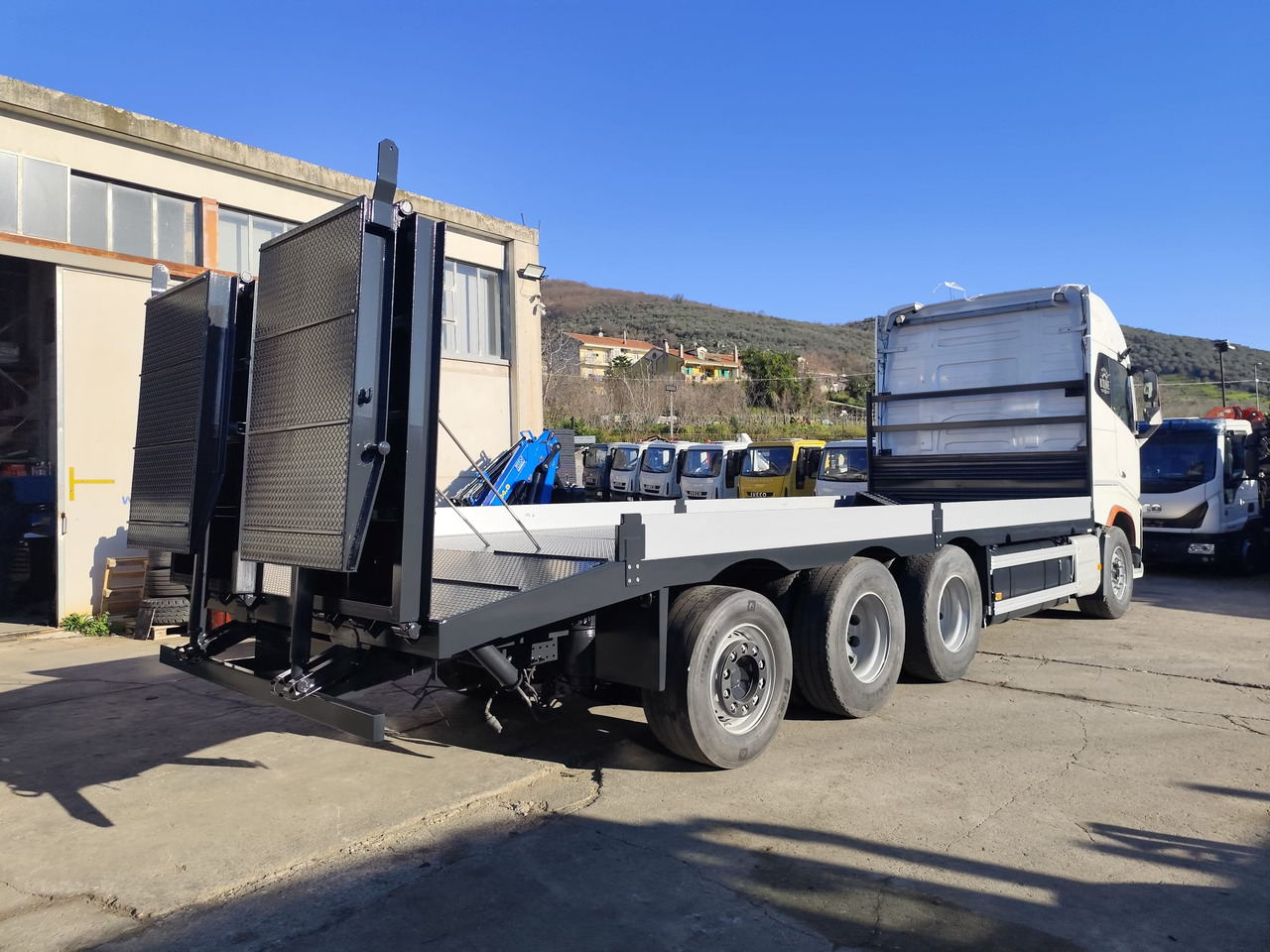 Dropside/ Flatbed truck VOLVO FH16.660: picture 19 Dropside/ Flatbed truck VOLVO FH16.660: picture 19