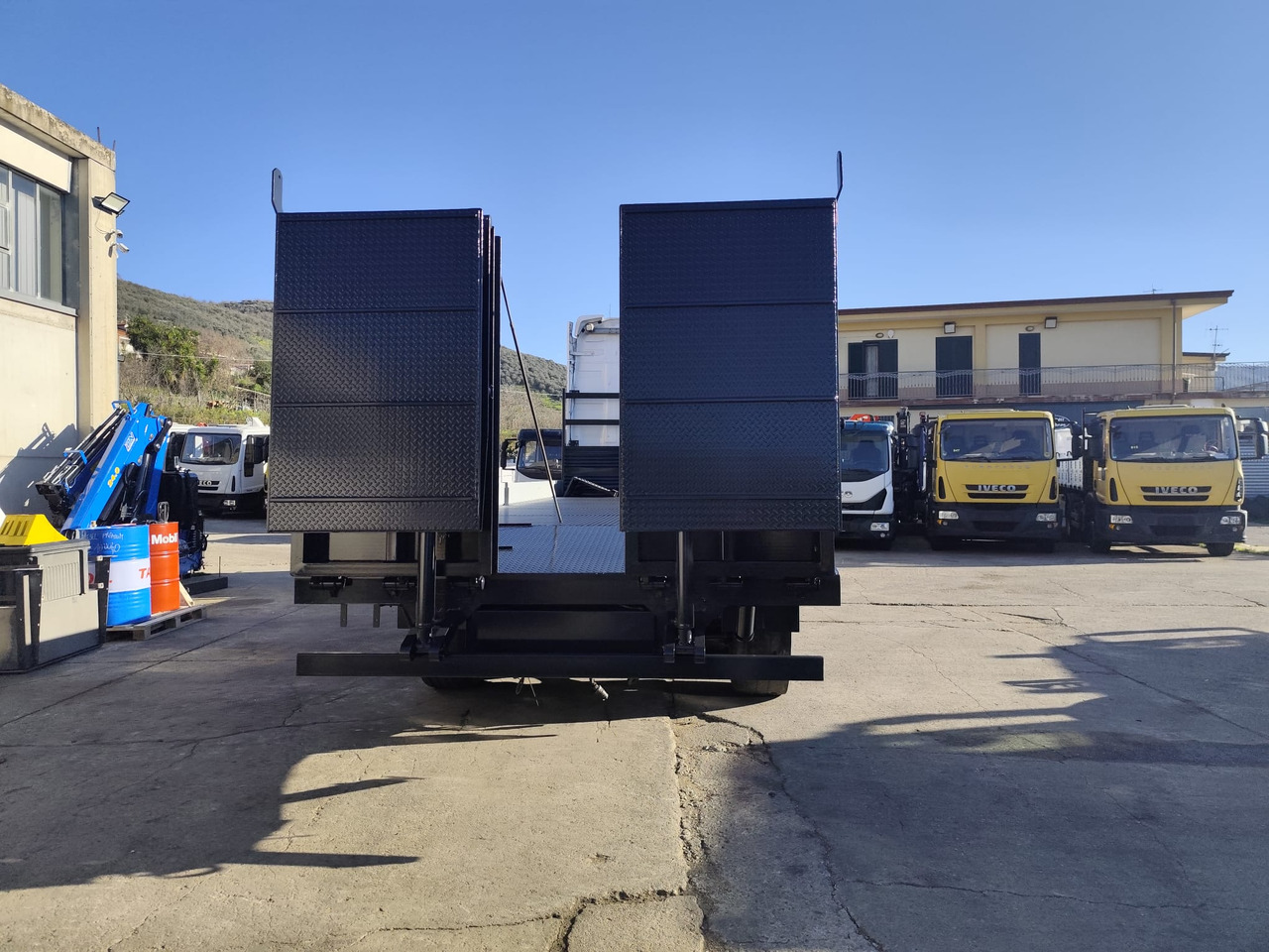 Dropside/ Flatbed truck VOLVO FH16.660: picture 27 Dropside/ Flatbed truck VOLVO FH16.660: picture 27