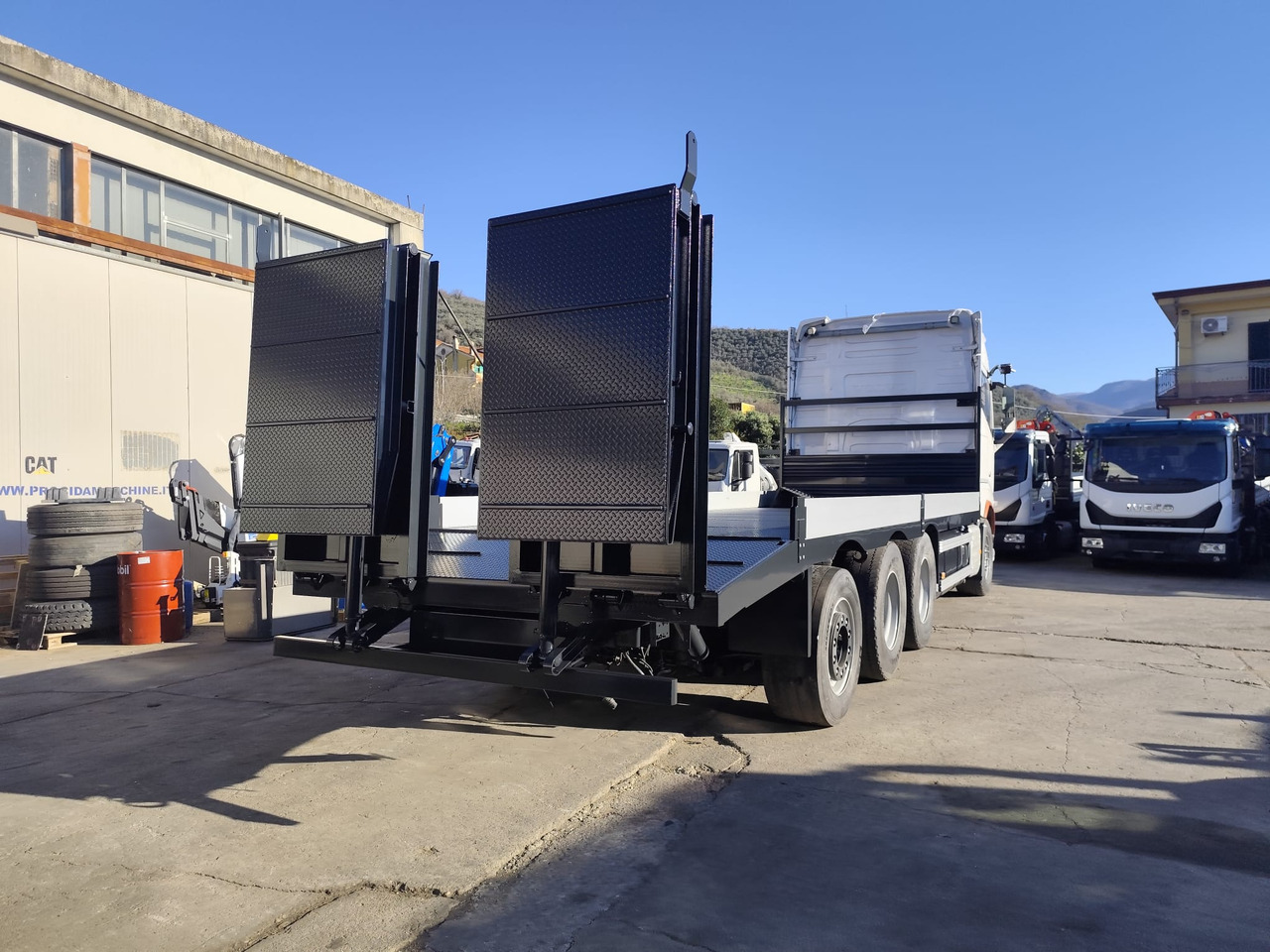 Dropside/ Flatbed truck VOLVO FH16.660: picture 26 Dropside/ Flatbed truck VOLVO FH16.660: picture 26