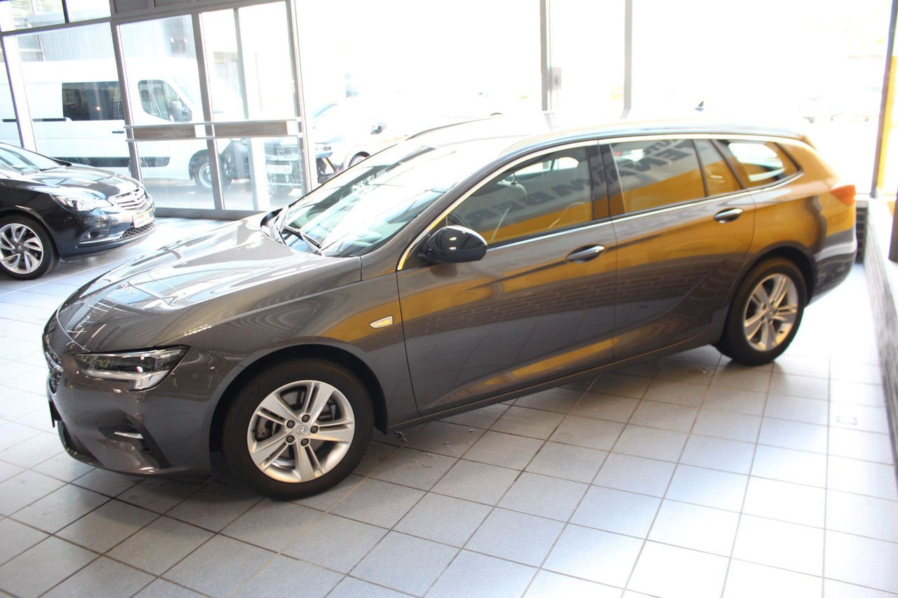 Opel Insignia B Sports Tourer Elegance Massage AHK AC - Station wagon: picture 4 Opel Insignia B Sports Tourer Elegance Massage AHK AC - Station wagon: picture 4