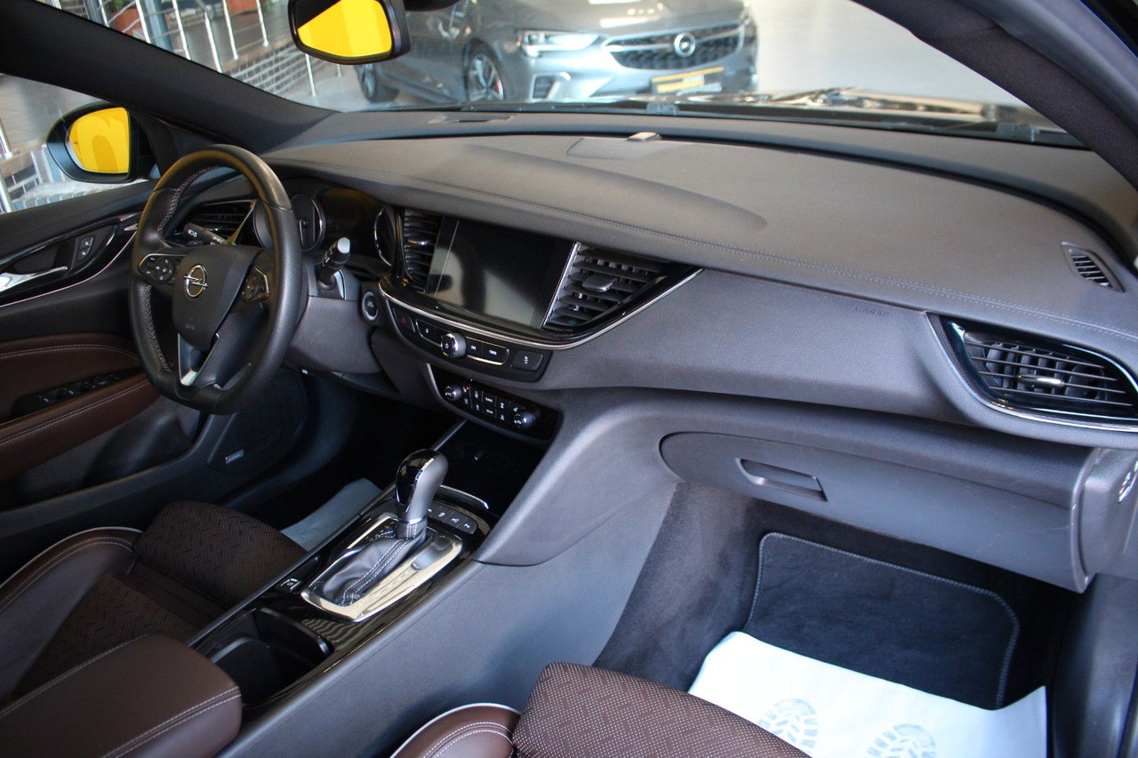 Opel Insignia B Sports Tourer GSi 4x4 Massage Bose - Station wagon: picture 4 Opel Insignia B Sports Tourer GSi 4x4 Massage Bose - Station wagon: picture 4