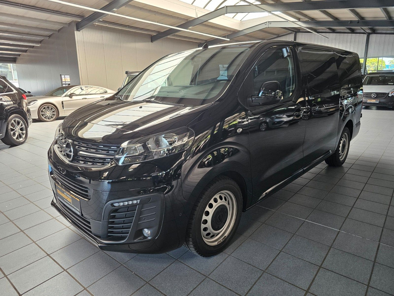 Opel Vivaro Kasten FlexSpace L DoKa Navi CarPlay DAB - Small van, Combi van: picture 1 Opel Vivaro Kasten FlexSpace L DoKa Navi CarPlay DAB - Small van, Combi van: picture 1