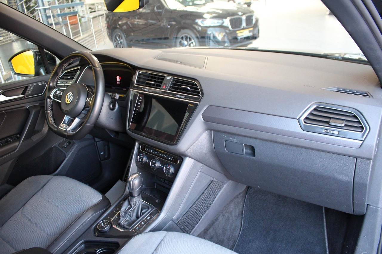 Volkswagen Tiguan 2.0 Highline R-Line 4Motion Pano ACC AHK - SUV: picture 4 Volkswagen Tiguan 2.0 Highline R-Line 4Motion Pano ACC AHK - SUV: picture 4