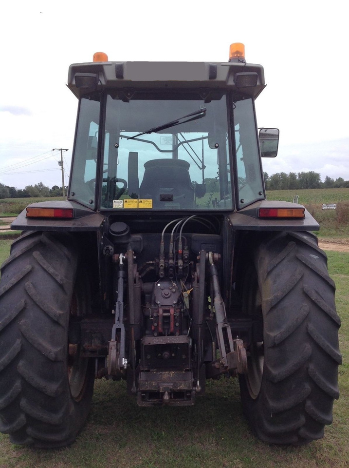 Farm tractor Massey Ferguson 3120: picture 7