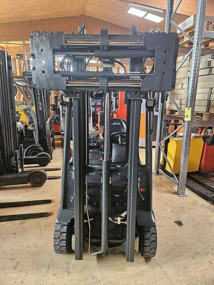 Linde E16L-02 - Electric forklift: picture 2 Linde E16L-02 - Electric forklift: picture 2