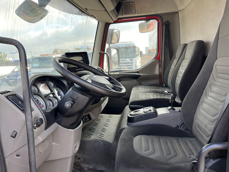 Dropside/ Flatbed truck DAF LF45 210: picture 6